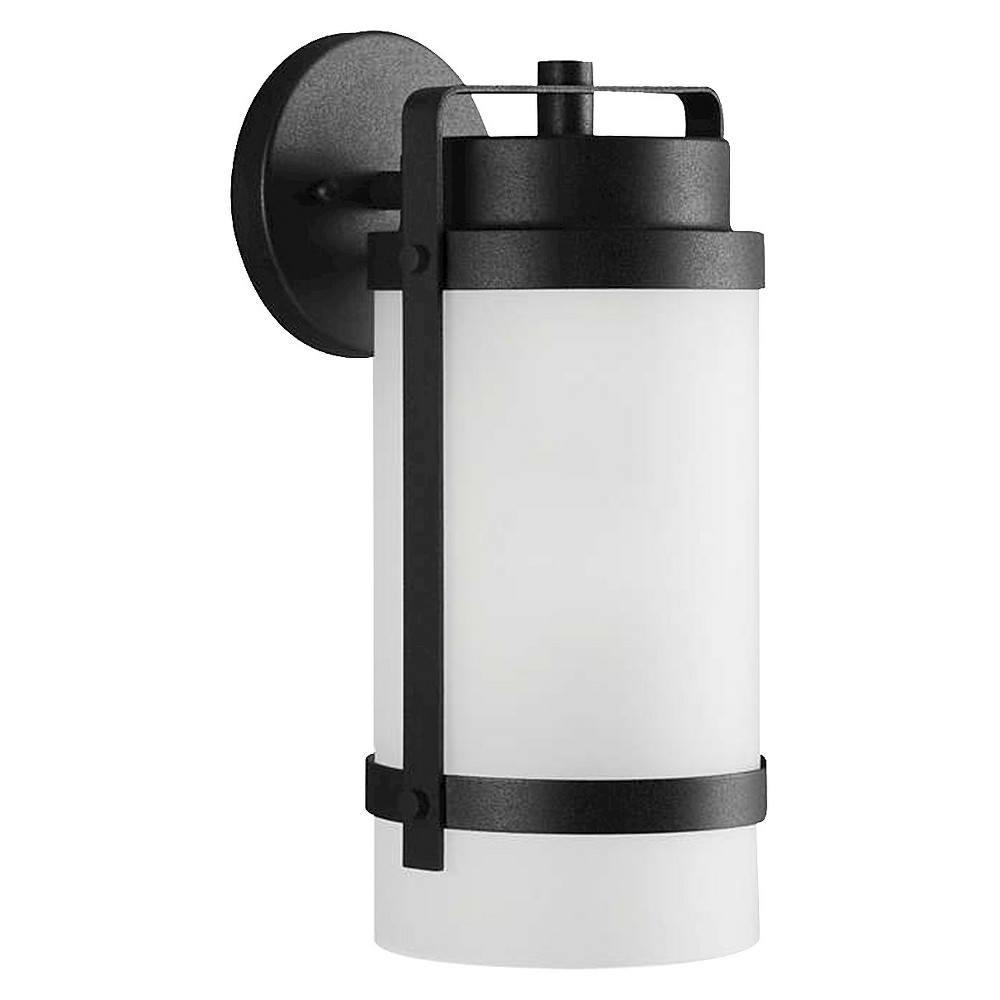 OUTDOOR WALL MOUNT LIGHT: